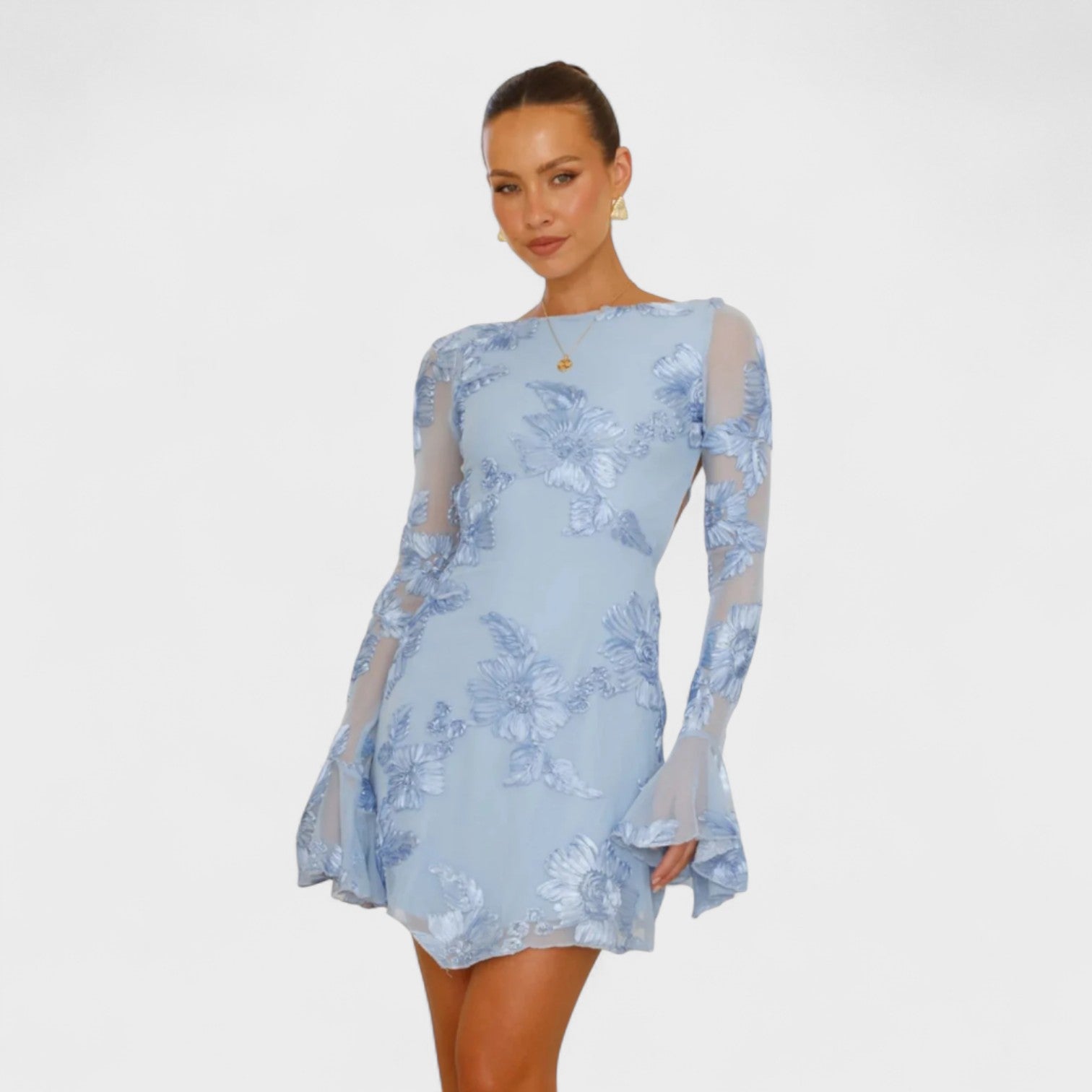 Júlia - Vestido com encanto floral