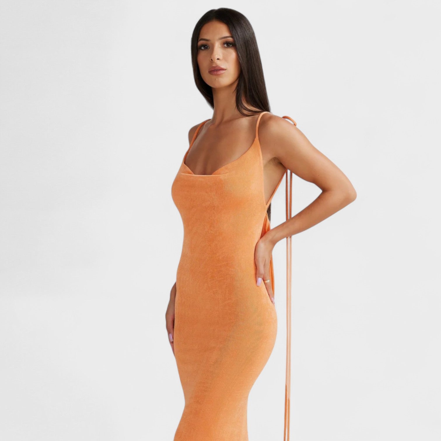 Luna - O vestido que celebra curvas